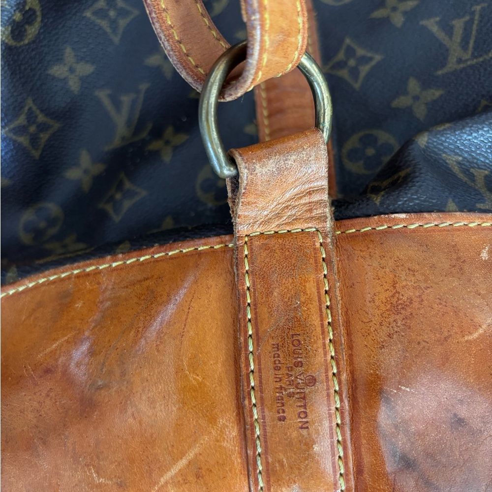 Authentic Louis Vuitton Randonnee GM large backpack with pouch - Picture 10 of 12